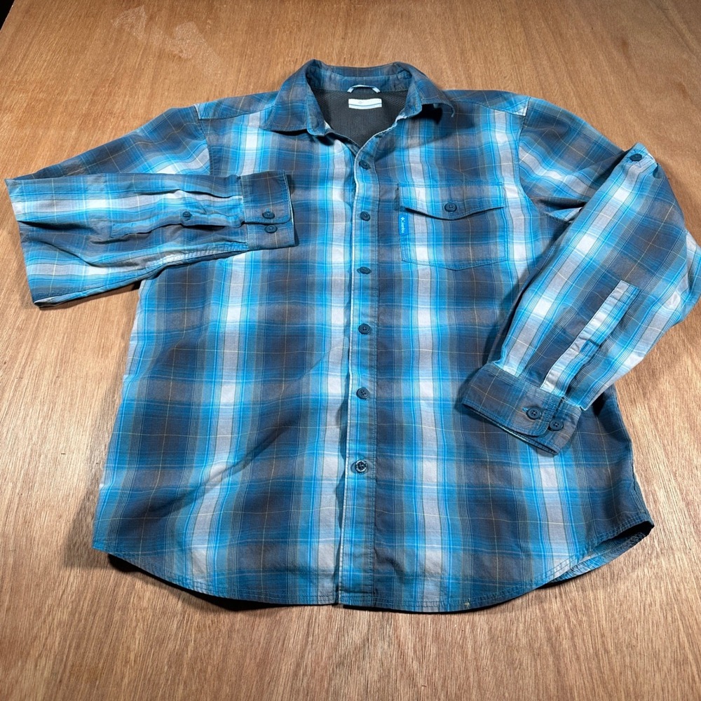 Columbia Plaid Button Down Mens Small Blue Grey Hiking Ventilated AM7050 Shirt